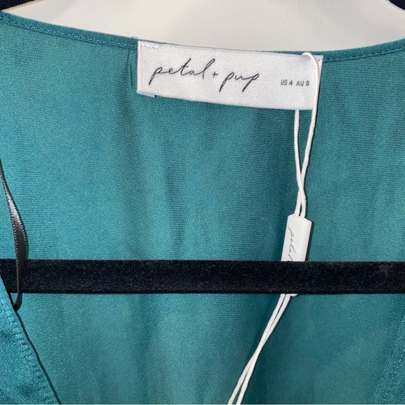 Petal and Pup Kataleya Long-Sleeved V-Neck Emerald Green Dress NWT US 4 - Picture 6 of 9